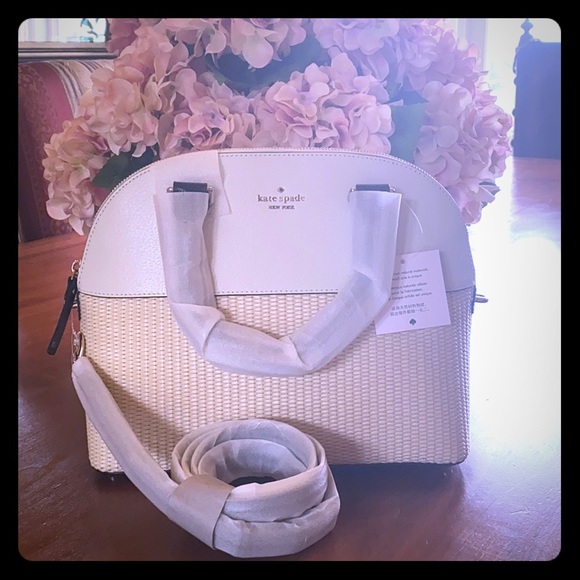 kate spade Handbags - NWT “KATE SPADE ♠️ CLASSY GROVE ST BAG”!!